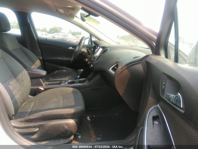 1G1BE5SMXH7106863 Chevrolet Cruze Lt Auto