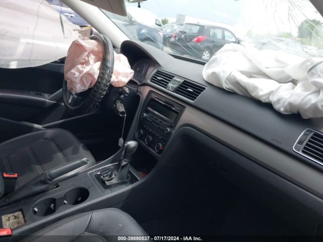 1VWAS7A31EC060890 Volkswagen Passat 1.8t Wolfsburg Edition