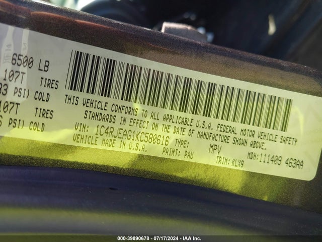 1C4RJEAG1KC580616 Jeep Grand Cherokee Altitude 4x2