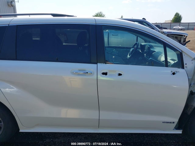 Toyota SIENNA XLE 2021 5TDJSKFC6MS032224 Image 14