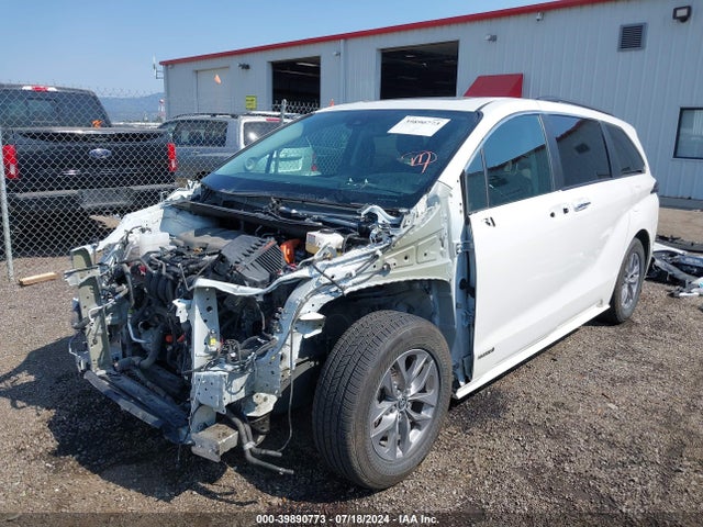 Toyota SIENNA XLE 2021 5TDJSKFC6MS032224 Image 2