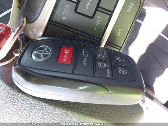 Toyota SIENNA XLE 2021 5TDJSKFC6MS032224 Image 6