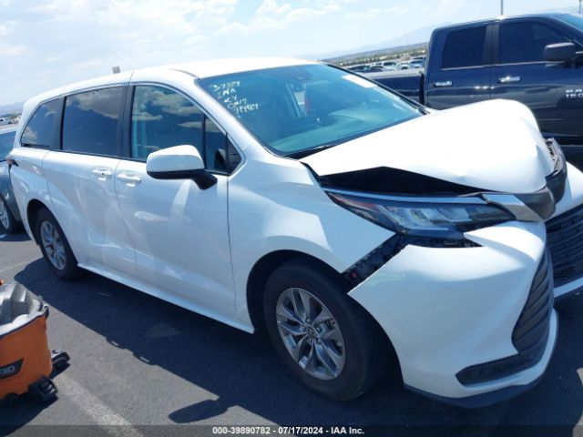 5TDKRKEC7NS118743 Toyota SIENNA LE
