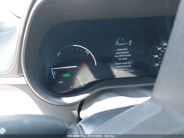 5TDKRKEC7NS118743 Toyota SIENNA LE