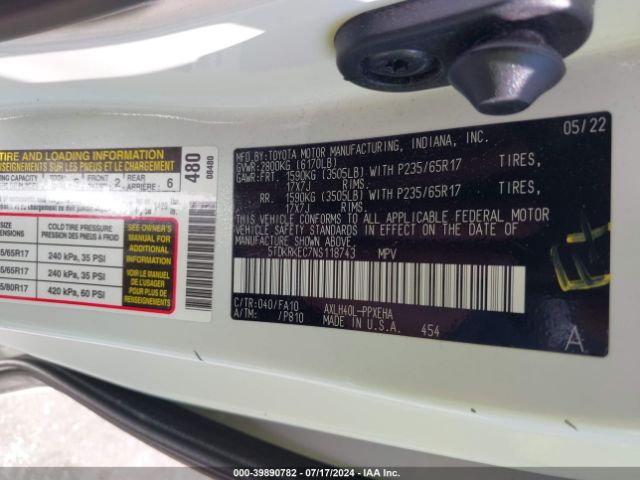5TDKRKEC7NS118743 Toyota SIENNA LE