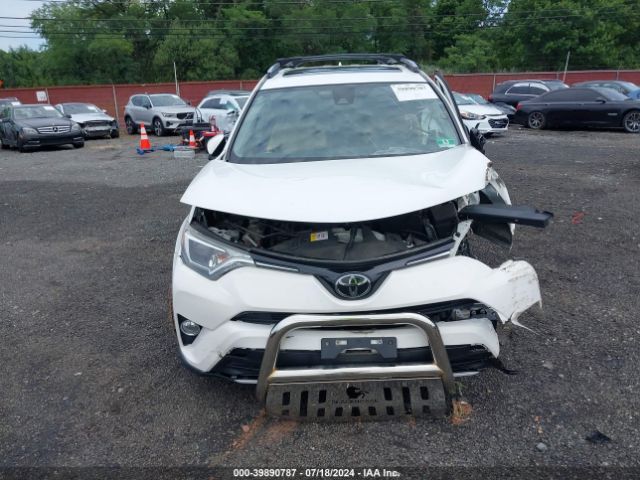 JTMRFREV4JJ731637 Toyota Rav4 Xle