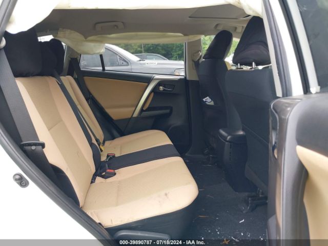 JTMRFREV4JJ731637 Toyota Rav4 Xle