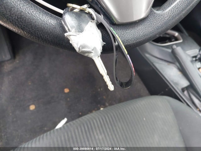 Toyota RAV4 LE 2017 JTMZFREV2HJ106227 Image 11