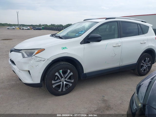 Toyota RAV4 LE 2017 JTMZFREV2HJ106227 Image 2
