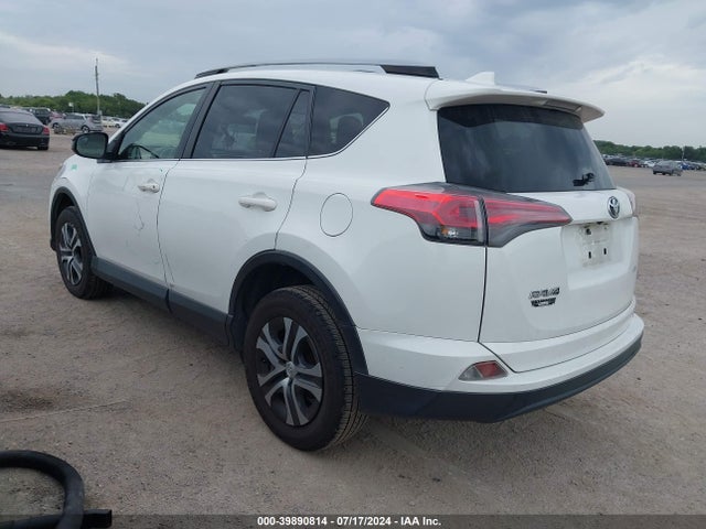 Toyota RAV4 LE 2017 JTMZFREV2HJ106227 Image 3
