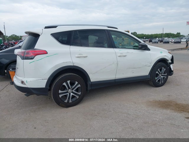 Toyota RAV4 LE 2017 JTMZFREV2HJ106227 Image 4
