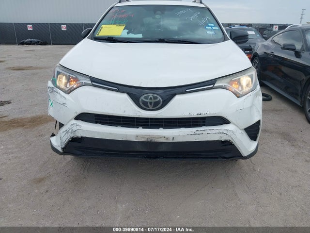 Toyota RAV4 LE 2017 JTMZFREV2HJ106227 Image 6