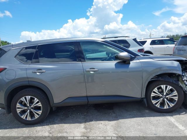5N1AT3BA0MC753093 Nissan Rogue Sv Fwd