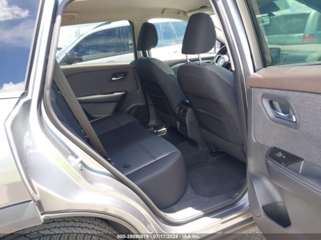 5N1AT3BA0MC753093 Nissan Rogue Sv Fwd