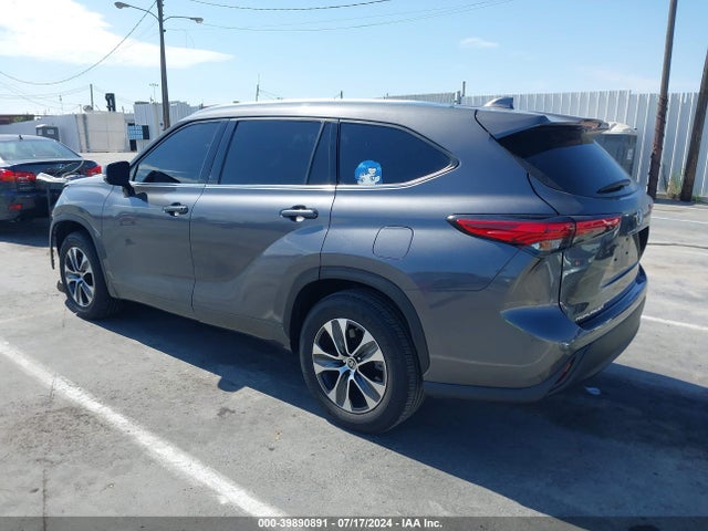 Toyota Highlander Xle 2021 5TDGZRAH3MS068180 Image 3