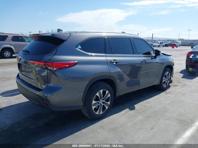 Toyota Highlander Xle 2021 5TDGZRAH3MS068180 Image 4