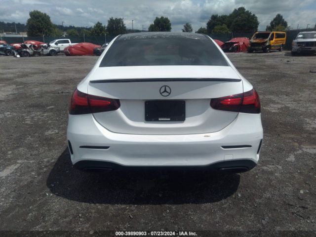 WDD3G4FB1KW013287 Mercedes-Benz A 220 4matic
