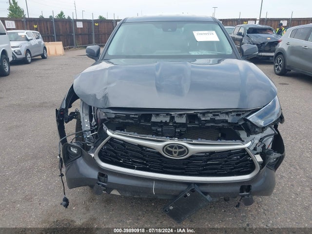 Toyota Highlander Le 2024 5TDKDRBH4RS534570 Image 12