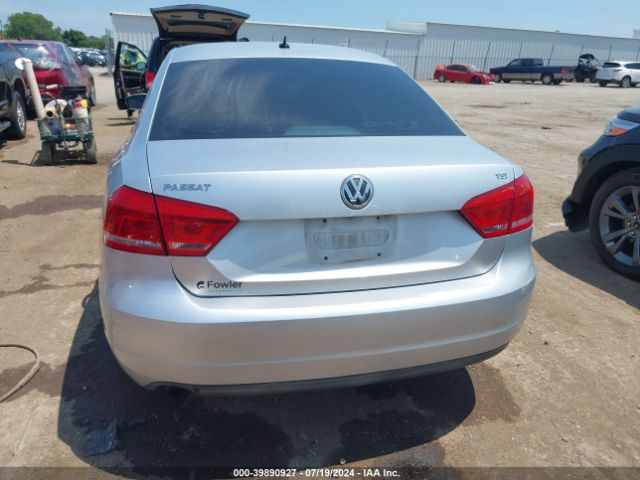 1VWAS7A37FC021240 Volkswagen Passat 1.8t S