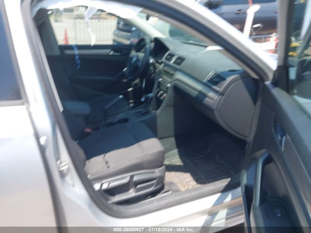 1VWAS7A37FC021240 Volkswagen Passat 1.8t S