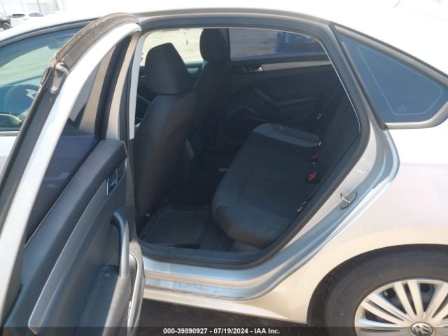 1VWAS7A37FC021240 Volkswagen Passat 1.8t S
