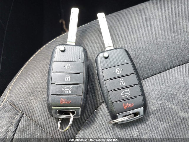 KIA SOUL + 2016 KNDJP3A51G7856226 Image 11
