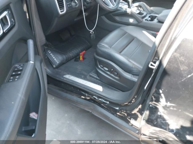 WP1AE2AY1PDA12570 Porsche Cayenne E-hybrid Platinum Edition