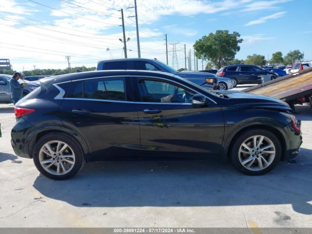 SJKCH5CP5JA060683 Infiniti Qx30 Luxury