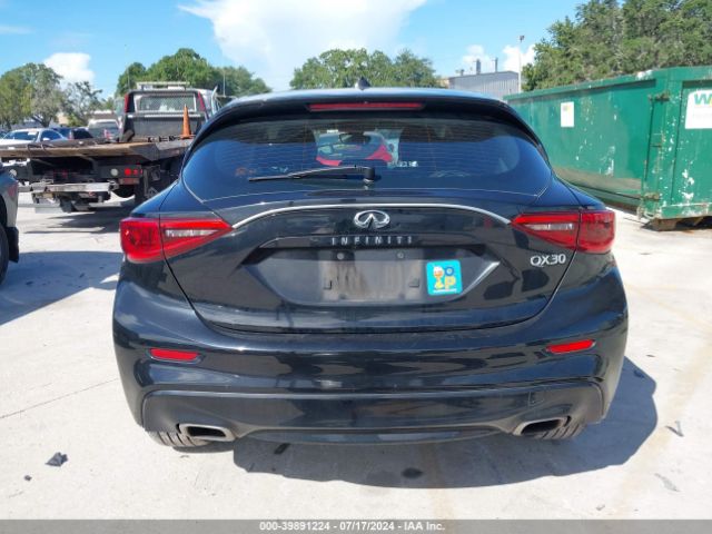 SJKCH5CP5JA060683 Infiniti Qx30 Luxury