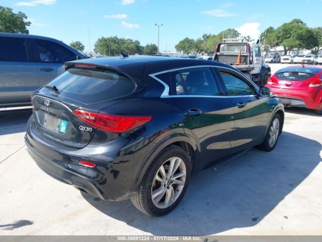 SJKCH5CP5JA060683 Infiniti Qx30 Luxury