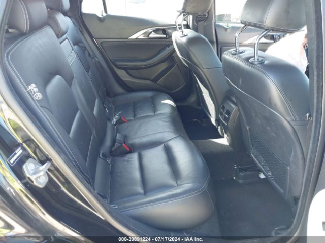 SJKCH5CP5JA060683 Infiniti Qx30 Luxury