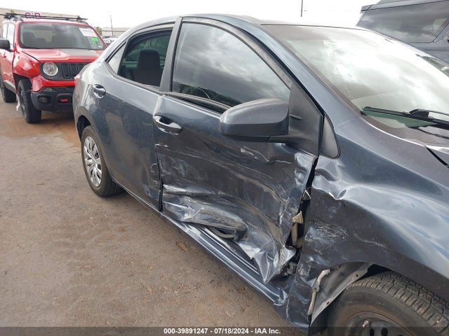 Toyota COROLLA LE 2018 5YFBURHE2JP793679 Image 6