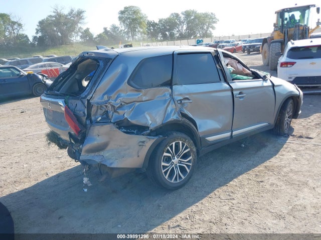 2018 MITSUBISHI OUTLANDER JA4AZ3A3XJZ039237 Photo 3