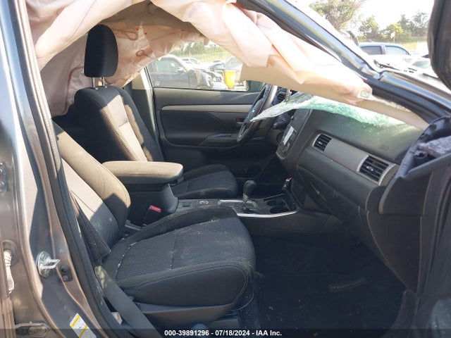 2018 MITSUBISHI OUTLANDER JA4AZ3A3XJZ039237 Photo 4