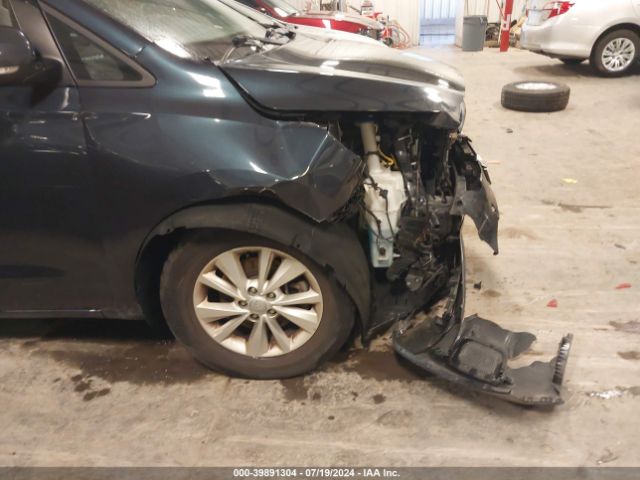 KNDMB5C12G6142807 KIA SEDONA LX