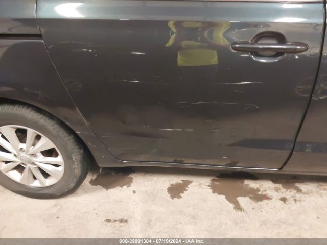 KNDMB5C12G6142807 KIA SEDONA LX