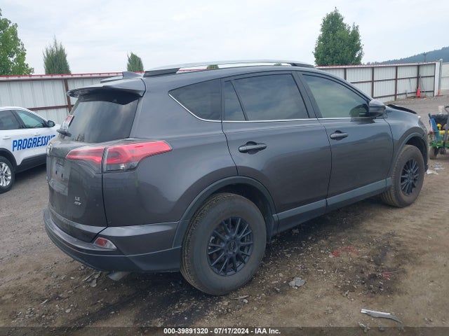 Toyota RAV4 LE 2018 JTMBFREV8JJ719864 Image 4