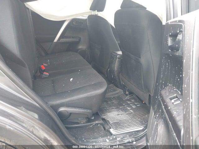 Toyota RAV4 LE 2018 JTMBFREV8JJ719864 Image 8