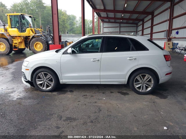 WA1ECCFSXJR021114 Audi Q3 2.0t Premium/2.0t Sport Premium