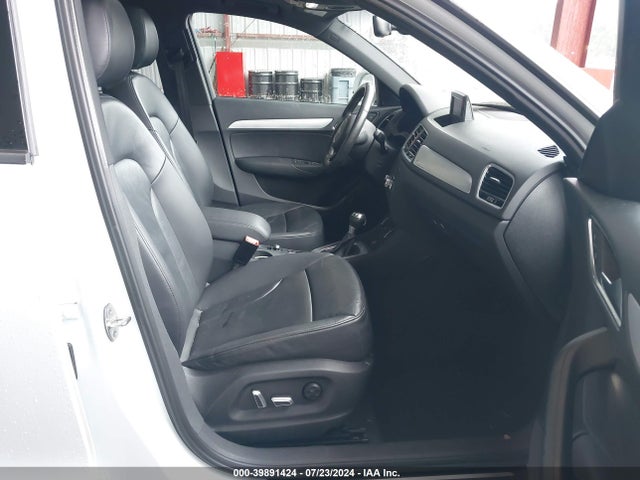 WA1ECCFSXJR021114 Audi Q3 2.0t Premium/2.0t Sport Premium
