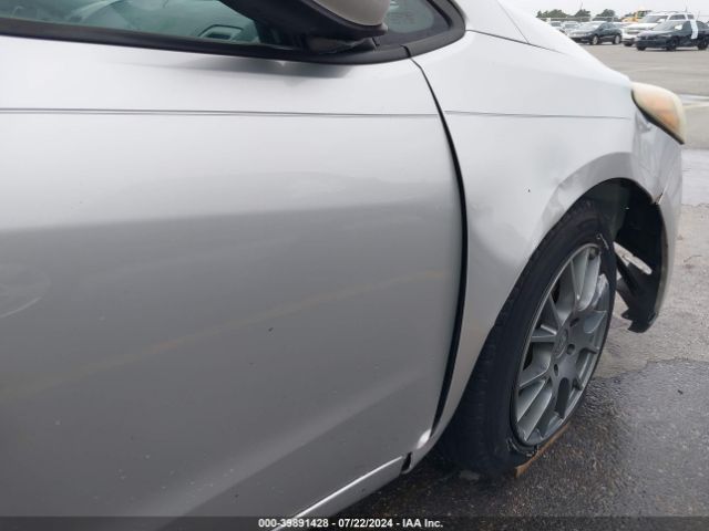 KNAFK4A65F5304612 KIA FORTE LX