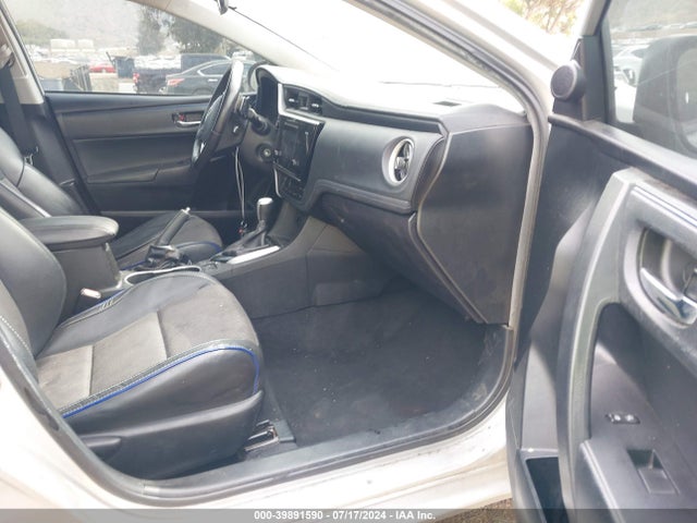 Toyota COROLLA SE 2017 5YFBURHE5HP642362 Image 5