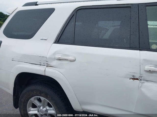 Toyota 4RUNNER SR5 2021 JTEMU5JR1M5923589 Image 17