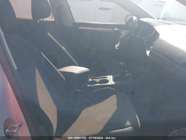 3VWN57BU4KM117870 Volkswagen Jetta 1.4t S