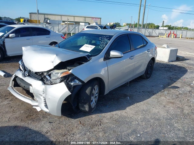 Toyota COROLLA LE 2016 5YFBURHE2GP498672 Image 2