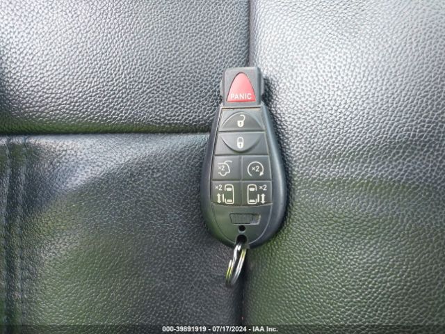 2C4RC1BG8ER413439 Chrysler Town & Country Touring