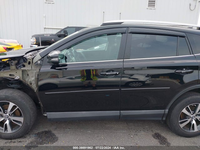 Toyota Rav4 Xle 2018 2T3RFREV9JW832982 Image 15