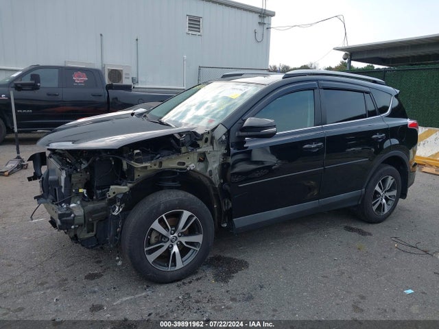Toyota Rav4 Xle 2018 2T3RFREV9JW832982 Image 2