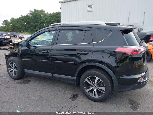 Toyota Rav4 Xle 2018 2T3RFREV9JW832982 Image 3