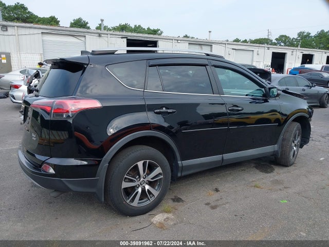 Toyota Rav4 Xle 2018 2T3RFREV9JW832982 Image 4